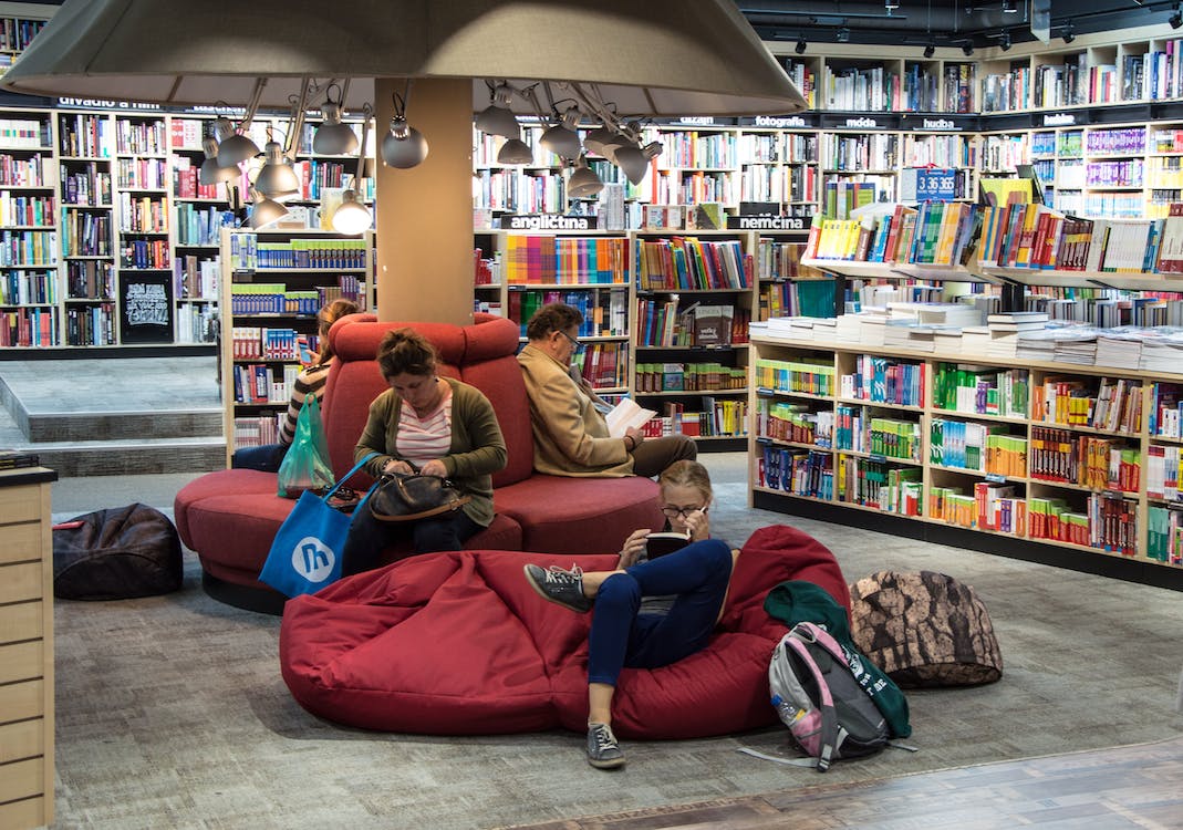 Jak przedłużyć książki w bibliotece przez internet?